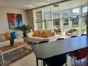 Posezení v ubytování Holiday Home Mooi - Voeren