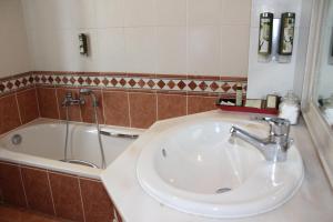 Koupelna v ubytování Hotel De Notelaer