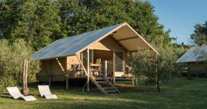 Gallery image of Glamping in Toscana, luxury tents in agriturismo biologico in Sorano