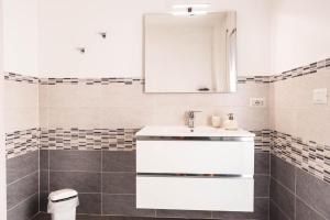 Foto dalla galleria di La Casa del Poeta a Porto Torres