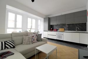 A kitchen or kitchenette at Encanto en el centro de Alicante