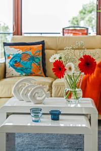 Imagen de la galería de Panoramic Art Apartment with jacuzzi, en Balatonlelle