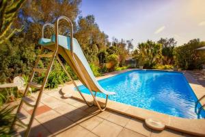 Der Swimmingpool an oder in der Nähe von Villa Cecylia