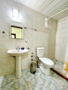 Phòng tắm tại Gera Apart Pontos