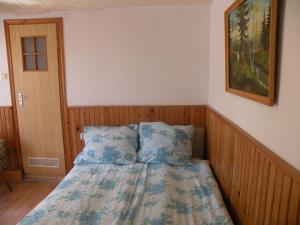 Łóżko lub łóżka w pokoju w obiekcie Dom Wczasowy Alga w Łazach pokoje i apartamenty