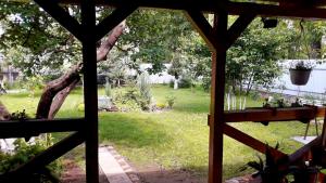 Um jardim no exterior de Villa Svalyavа