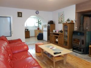 TV a/nebo společenská místnost v ubytování Apartment Melanie