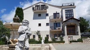 Budova, kde se bed and breakfast nachází