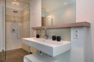 Ein Badezimmer in der Unterkunft Villa Theres Dolphin