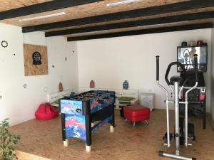 Fitnesscentret og/eller fitnessfaciliteterne på Kuća za odmor - Sanjalica