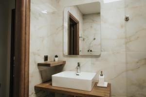Koupelna v ubytování Sivota luxury collection