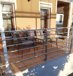 Balkón alebo terasa v ubytovaní Kristály Apartmanház