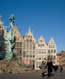 Afbeelding uit fotogalerij van Arass Hôtel & Business Flats in Antwerpen