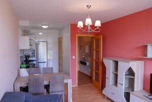 Kuchyňa alebo kuchynka v ubytovaní Apartamentos Loncho Finisterre