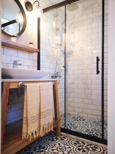 Bilik mandi di Dalyan Basar Hotel
