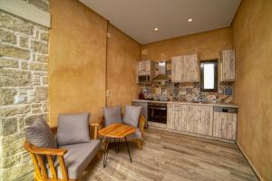 Kuchyňa alebo kuchynka v ubytovaní Olive Luxury Suites - ADULTS ONLY