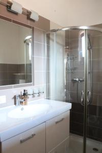 Koupelna v ubytování Villa Toscana + 37 fotografií