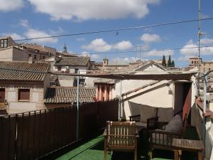 A balcony or terrace at Apartamento El Aljibe de la Luz