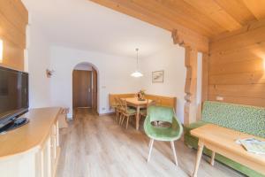 TV a/nebo společenská místnost v ubytování Pension Apartments Pardell