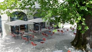 Restaurace v ubytování Schloss Burgdorf Youth Hostel