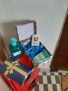 Posteľ alebo postele v izbe v ubytovaní La finestrella dell’arte un orizzonte da guardare