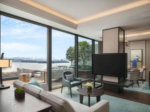 Televisyen dan/atau pusat hiburan di Park Hyatt Suzhou