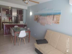 A seating area at Apartament Escaliro Pins