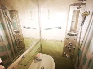 Bilik mandi di Къщата на Румен +21 gambar