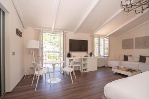 Μια τηλεόραση ή/και κέντρο ψυχαγωγίας στο Terra Prime Suite