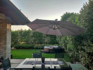 Vonkajšia záhrada v ubytovaní Apartment in Franciacorta near Lake Iseo