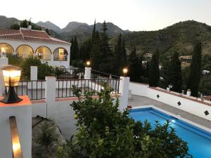 Villa con piscina y casa en Villa Rafaela, en Frigiliana