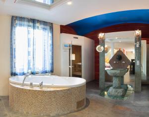 Ein Badezimmer in der Unterkunft Bavaria Lifestyle Hotel