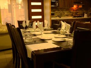 Restaurace v ubytování Hostal Plaza Maule