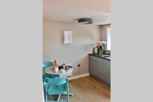 A kitchen or kitchenette at The Hideaway Portaferry