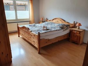 Ein Bett oder Betten in einem Zimmer der Unterkunft Haus Riesen