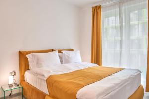 Ένα ή περισσότερα κρεβάτια σε δωμάτιο στο Opal Luxury Apartment 92 Spa n Pool Beach resort +30 φωτογραφίες