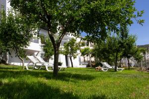 Vonkajšia záhrada v ubytovaní Puerta Bubión Apartamentos