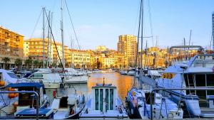 Foto dalla galleria di Appuntamento Al porto a Savona