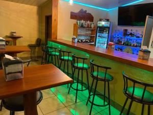 Lounge nebo bar v ubytování Hotel Uran