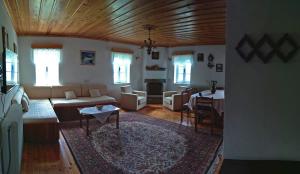 Posedenie v ubytovaní Guesthouse Iro + 37 fotografií