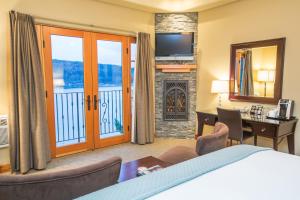 TV a/nebo společenská místnost v ubytování Columbia Cliff Villas
