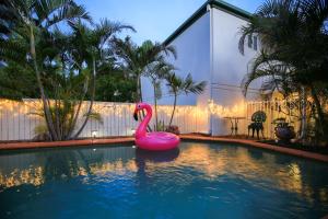 Poolen vid eller i närheten av Toowong Central Motel Apartments