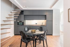 A kitchen or kitchenette at Be Mate Málaga Centro