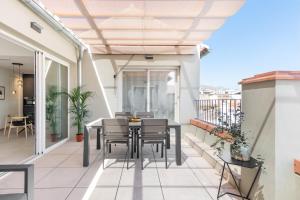 A balcony or terrace at Be Mate Málaga Centro