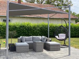 Gallery image of Vir&aacute;g Vend&eacute;gh&aacute;z in Poroszl&oacute;