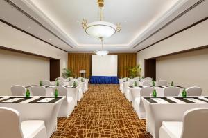 A área empresarial e/ ou a sala de conferências de Sedona Hotel Yangon