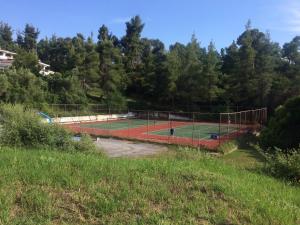 Attività di tennis o squash presso la villa o nelle vicinanze