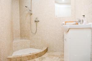 Łazienka w obiekcie Willa u Bohuna Jacuzzi & Sauna