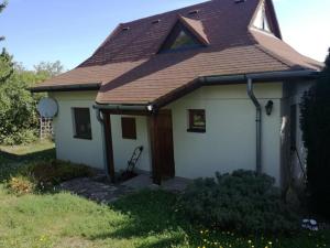 Budova, v ktorej sa dovolenkový dom nachádza + 18 fotografií