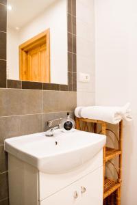 Łazienka w obiekcie Willa u Bohuna Jacuzzi & Sauna